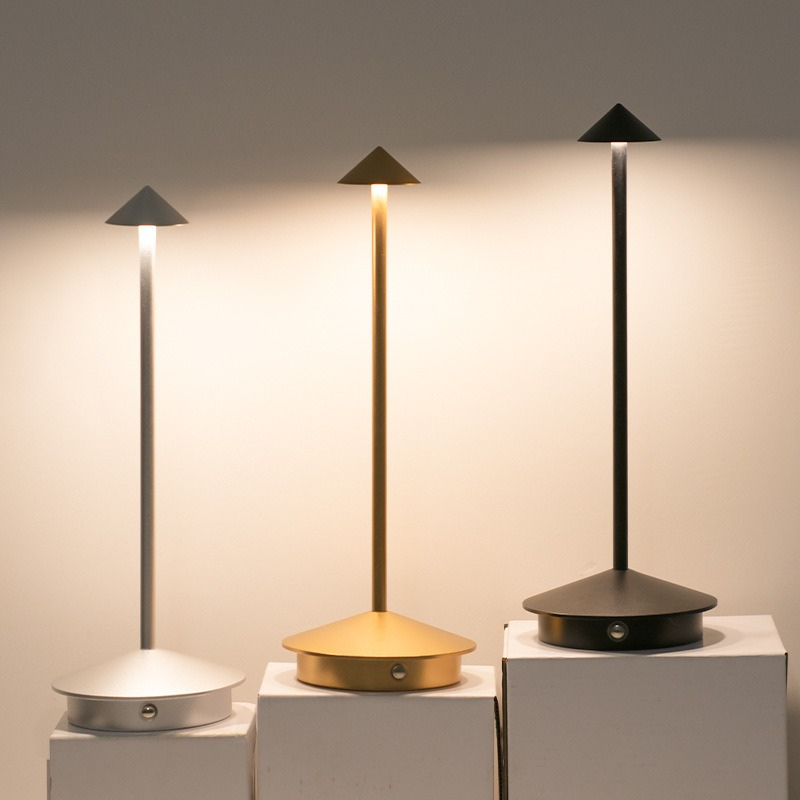 Demor | Minimalistische LED Tafellamp | Waterdichte en Dimbare Draadloze Verlichting