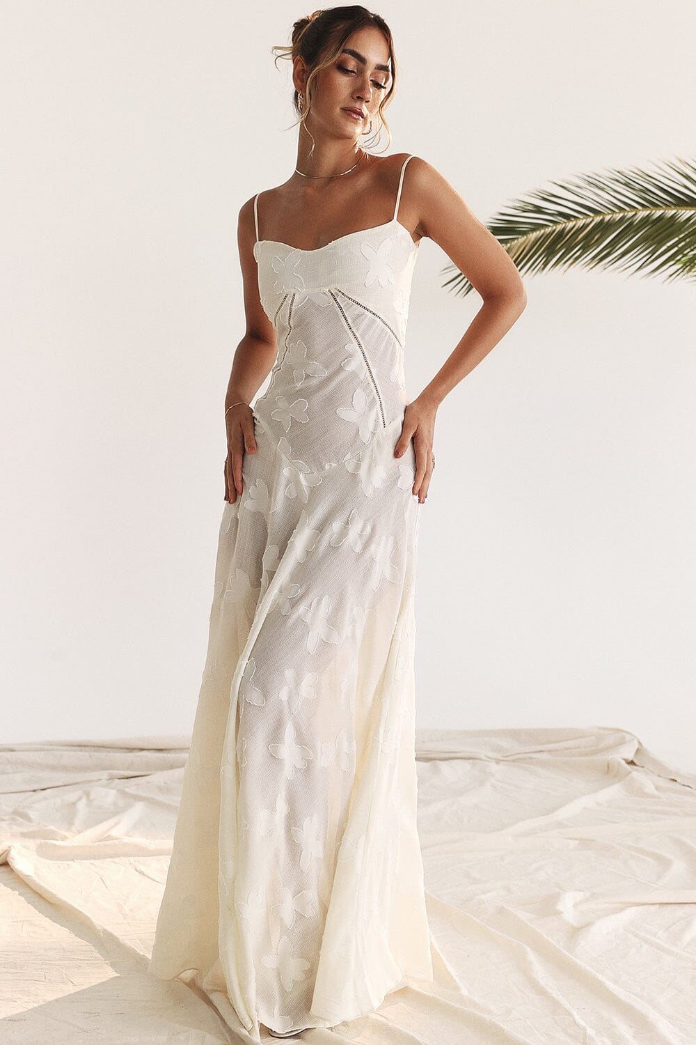 Twinks | Luchtige Dames Maxi-Jurk Met Open Rug