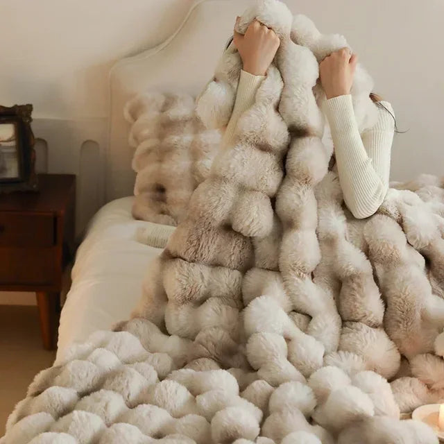 Seerat | Pluizige Faux Fur Deken | Draagbaar en Comfortabel | Ultieme Warmte