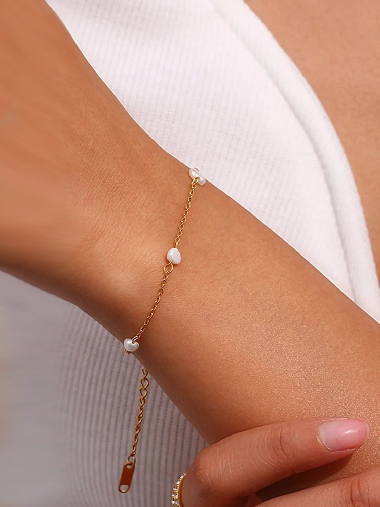 Zoella | Elegante Gouden Armband Met Zoetwaterparels | Tijdloze Look