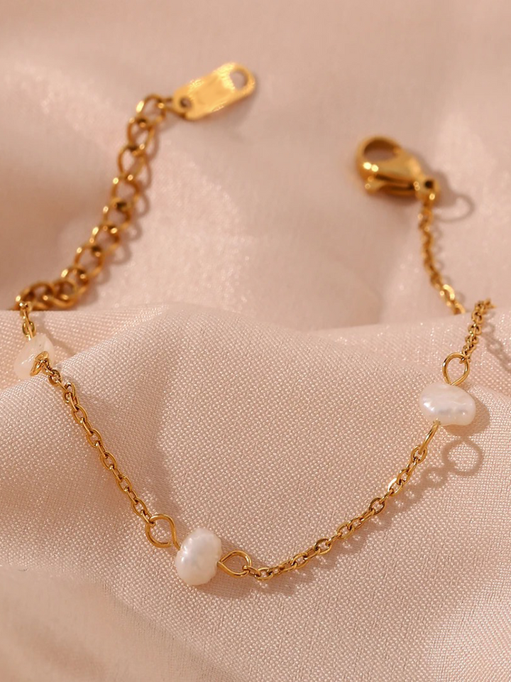 Zoella | Elegante Gouden Armband Met Zoetwaterparels | Tijdloze Look