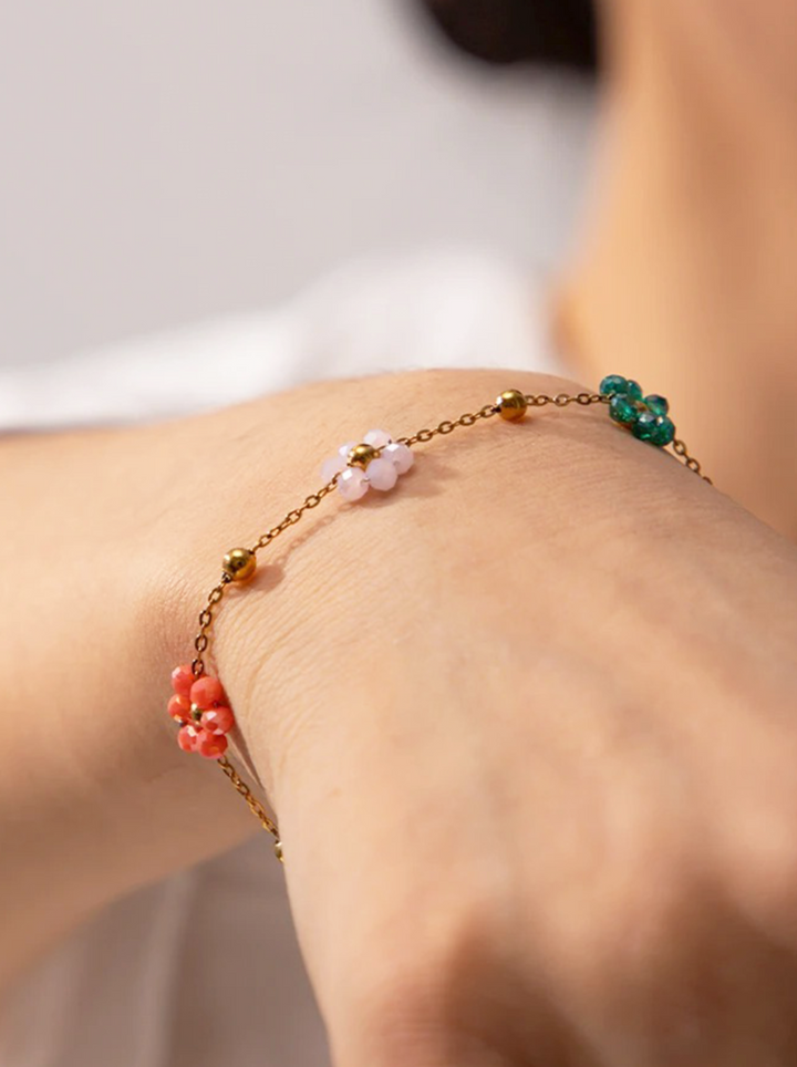 Zoella | Vrolijke Gouden Armband Met Gekleurde Bloemen