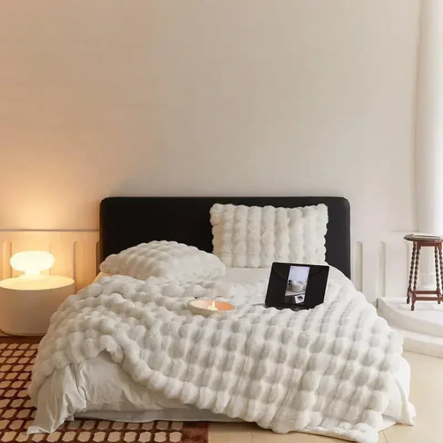 Seerat | Pluizige Faux Fur Deken | Draagbaar en Comfortabel | Ultieme Warmte