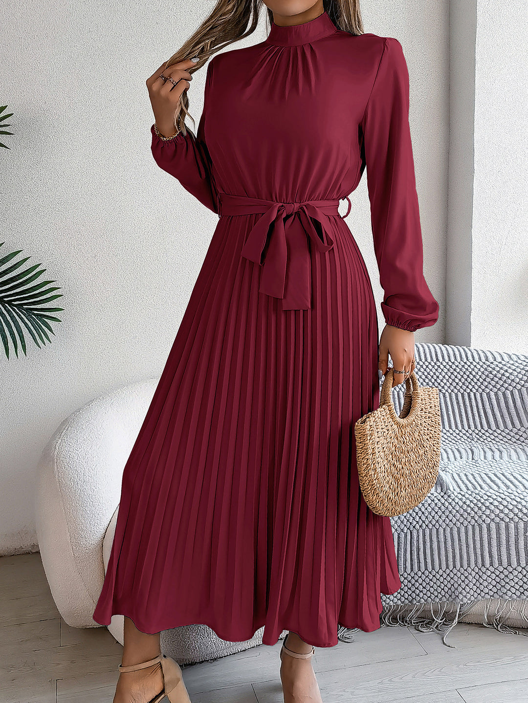 Jade | Dames Elegante Jurk | Opstaande kraag, Lange mouwen en Geplooide Rok