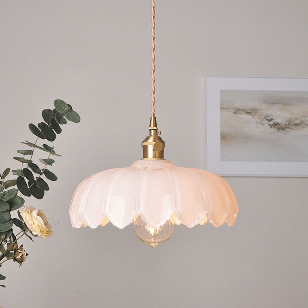 Doura | Vintage Bloem Hanglamp Voor Een Tijdloze Uitstraling | Voor Woonkamers, Eetkamers En Slaapkamers - Sorata