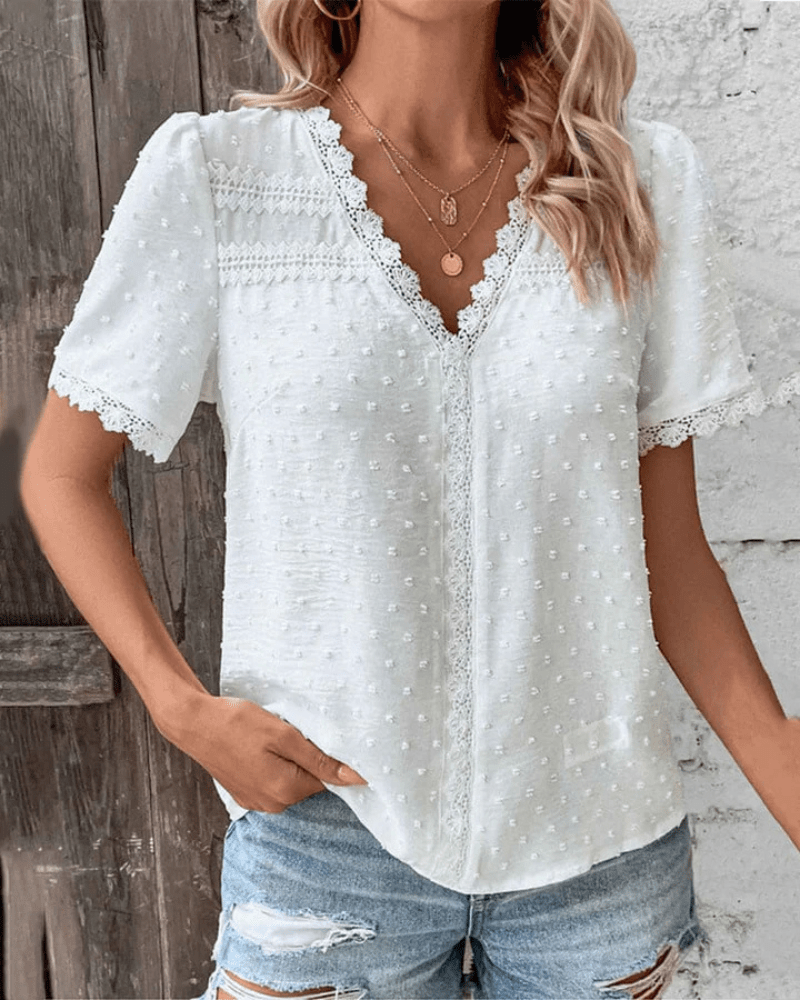 Elsa | Elegante Dames Top | Witte Kanten Overhemd Met Korte Mouwen - Sorata