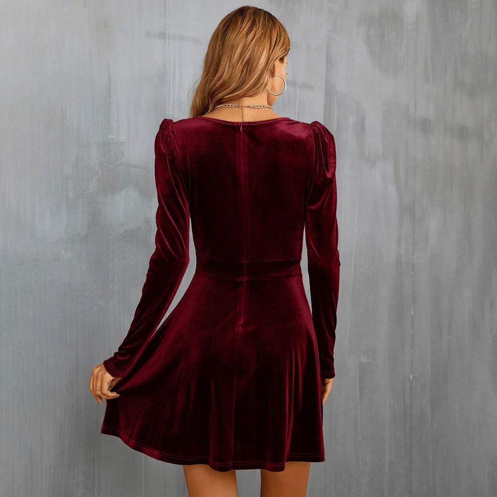 Lea | Rode Velvet Flare Jurk met V - hals | Dames Avondjurk - Sorata