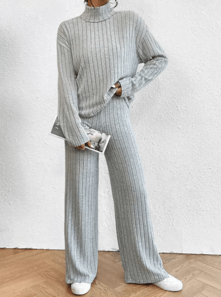 Livia | Gestreepte Gebreide Dames Trui met Broek | Comfortabele & Warme Set - Sorata