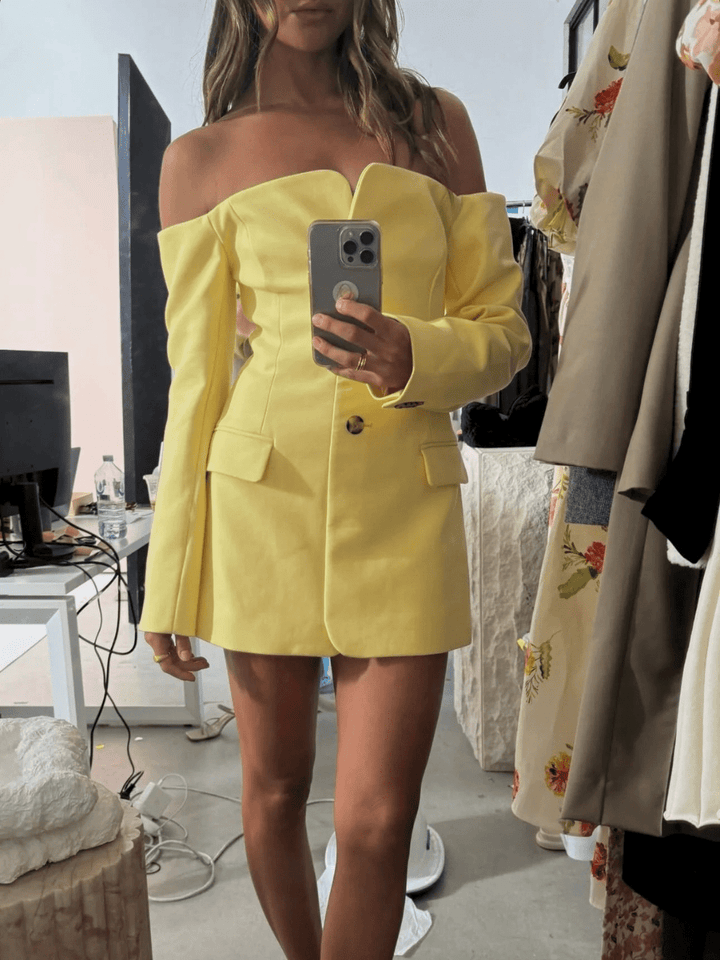 Marietta | Tailored Chic Off - Shoulder Mini Blazer Jurk | Dames Jurk - Sorata