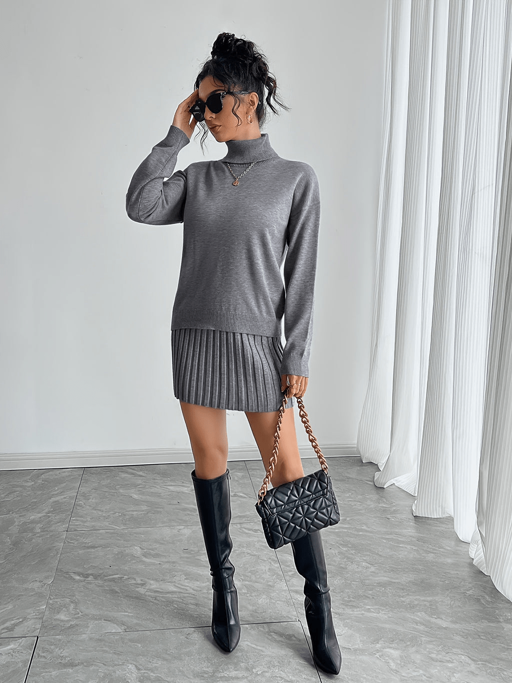 Selina | Elegante Tweedelige Gebreide Grijze Dames Set | Hoogkraag Hoodie en Halve Rok - Sorata